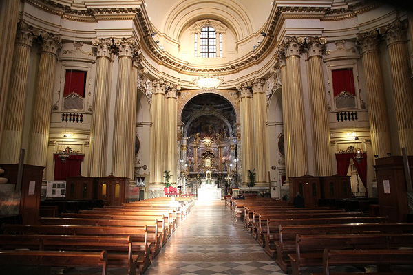 Interno Madonna di San Luca